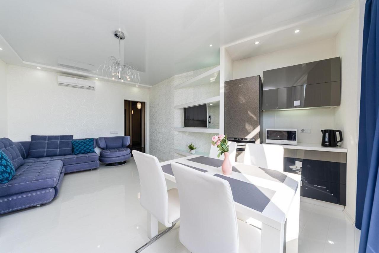 Fashionable Panoramic Apartments Dnieper. Obolon Київ Екстер'єр фото