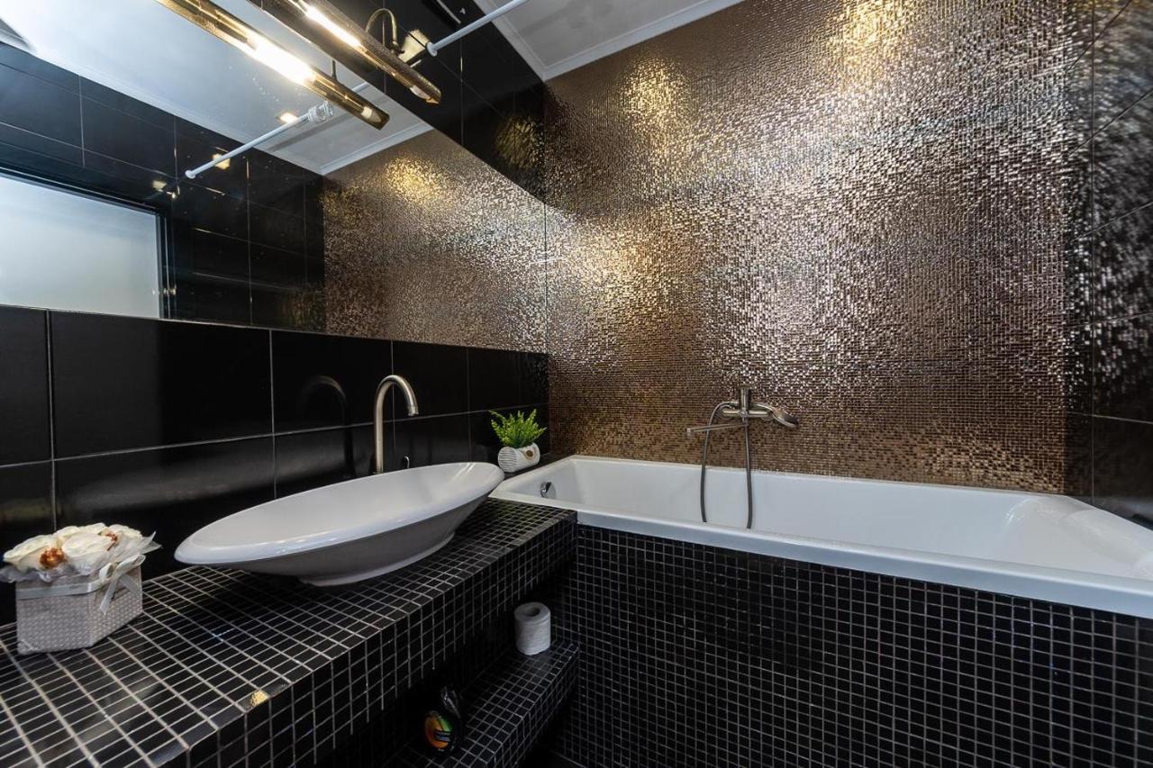 Fashionable Panoramic Apartments Dnieper. Obolon Київ Екстер'єр фото