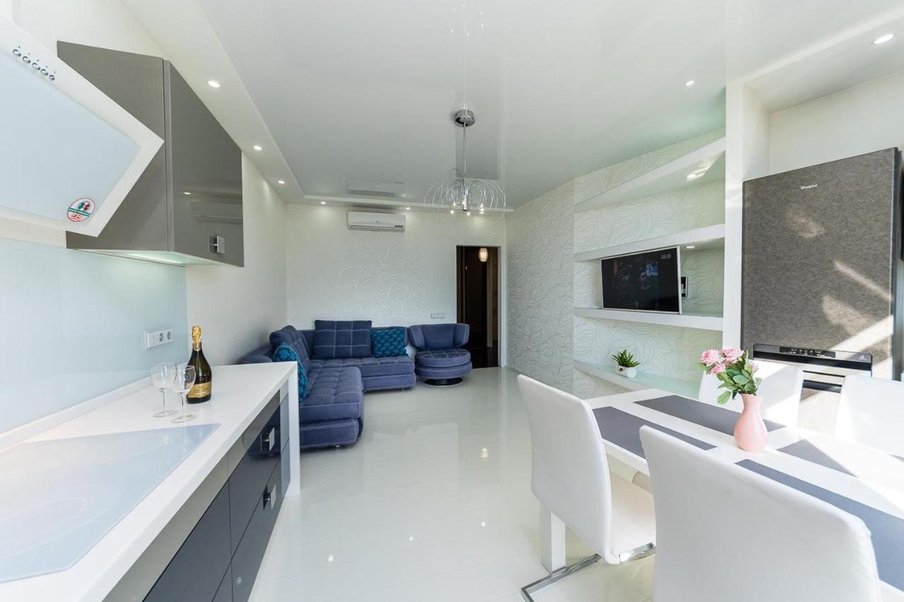 Fashionable Panoramic Apartments Dnieper. Obolon Київ Екстер'єр фото
